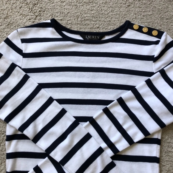 Ralph Lauren Long Sleeve T-shirt. - Picture 2 of 3